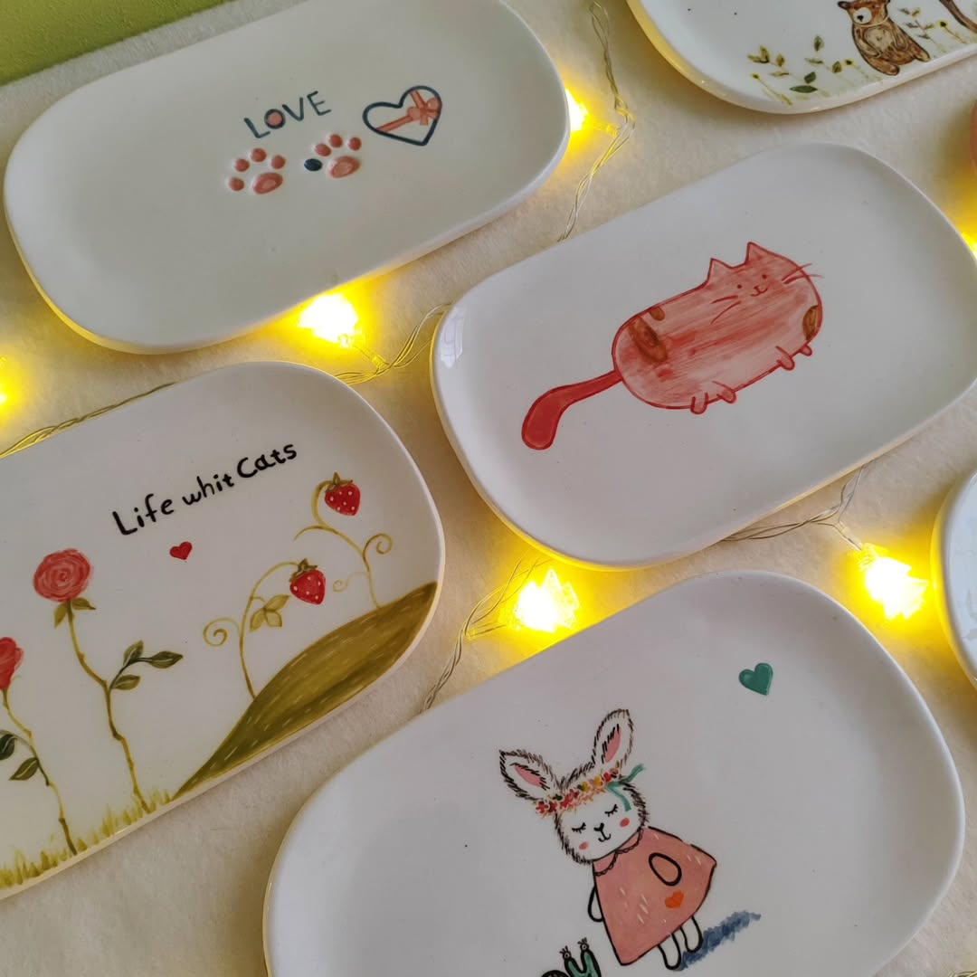 بشقاب سرامیکی دست ساز با فرم بیضی